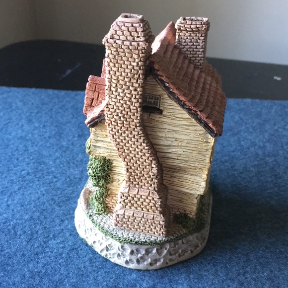 David Winter cottage: “Wine Merchant” - Picture 2 of 7